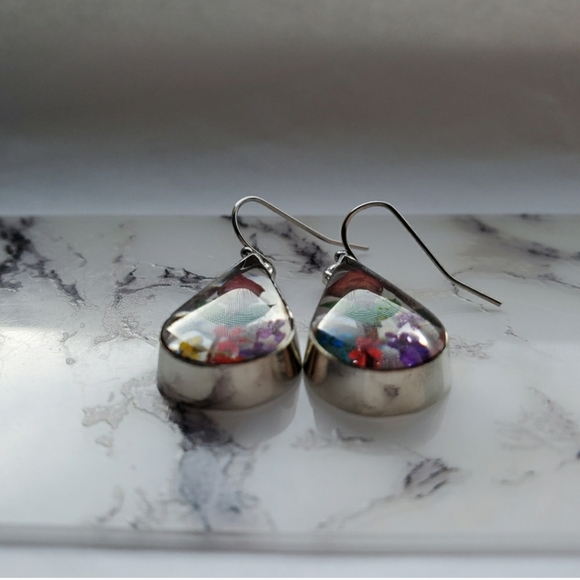 New Pressed Flower Teardrop Earrings - Picture 6 of 8